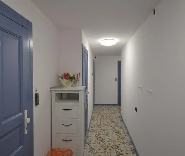 Blue Sail Guest house 3*